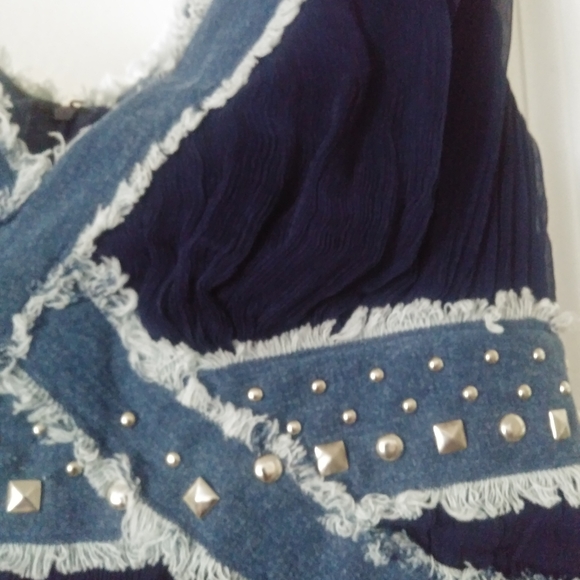 Top - Picture 4 of 6